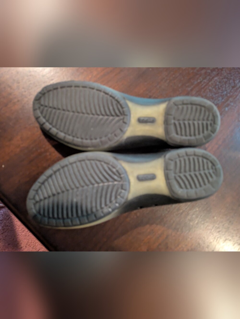 Crocs Size 6 - Picture 4 of 4